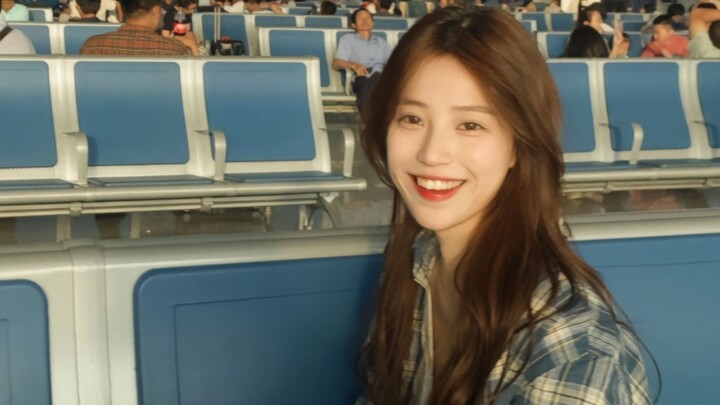 “She’s the kind of girl who makes my heart skip a beat at first sight.”