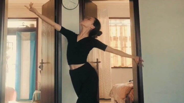 Record of a Graduate Student's Dance Class Exam at Home