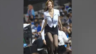 眼镜一戴，韩国OL们登场，大场面来了