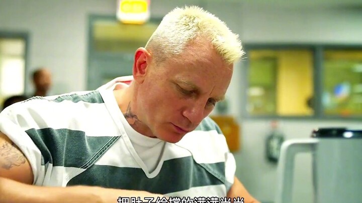 Tù nhân dùng chai nước khoáng để vượt ngục, sau đó tung hoành như một tên trộm siêu thông minh trong