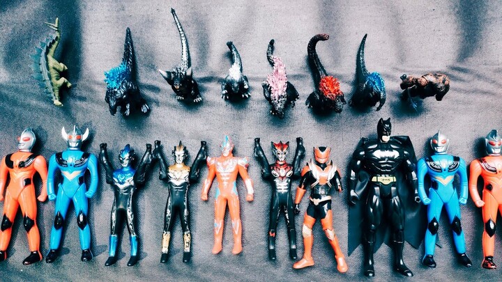menemukan mainan ultraman, bima sakti, superman, kingkong, gozila