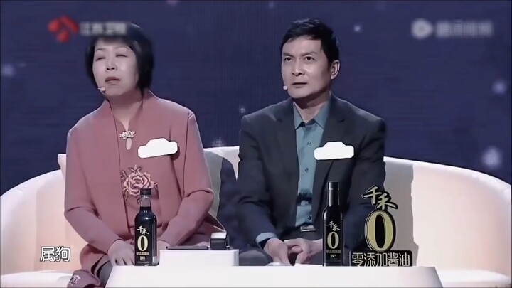 Dì: Cứ nghĩ đến việc lát nữa phải nói gì là tôi lại buồn cười.