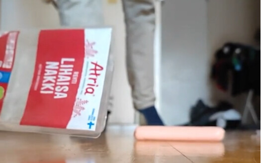 “อะไรที่ตกพื้นก็เป็นของฉันแล้ว”