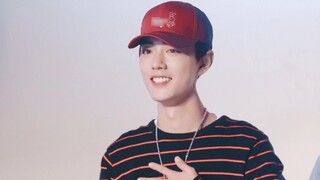 Xiao Zhan mentioned his parents many times in the interview. His father had a great influence on him
