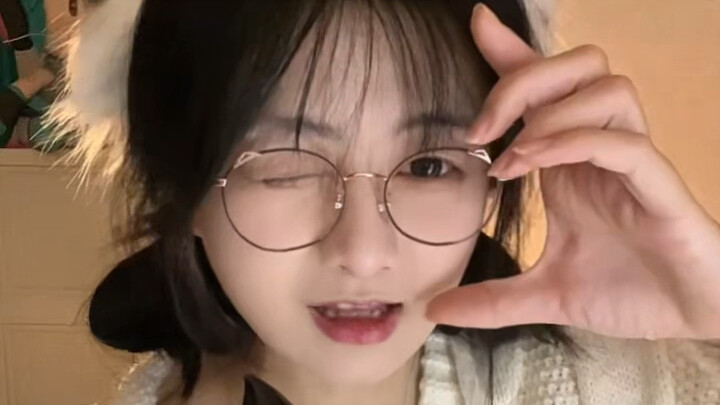 Thump-thump, beating away~(՞_   ̫ _՞)ᐝ