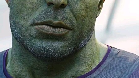 Versi HD Iron Man memasang lima permata yang mengendalikan dunia pada sarung tangannya