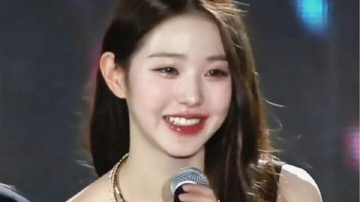 "Boneka Jang Won-young yang tak berjiwa"