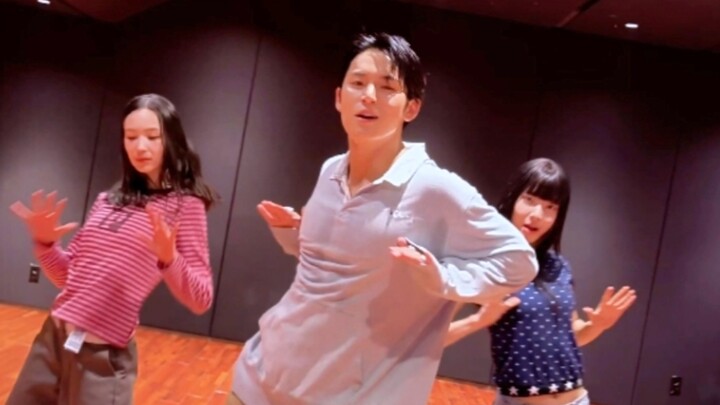 Idols from Various Agencies: Comparison of the Main Dances in Their New Girl Groups