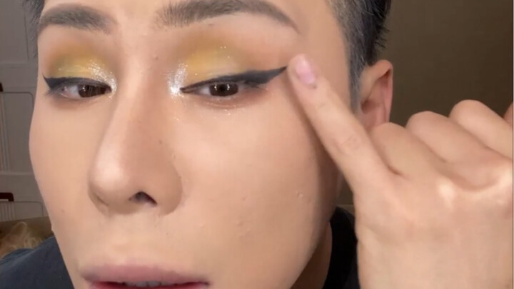 สร้างเอกลักษณ์ของตัวเอง? รีวิวเครื่องสำอางจากซินเจียง! ผิวสีเหลือง-เข้มชอบมาก!