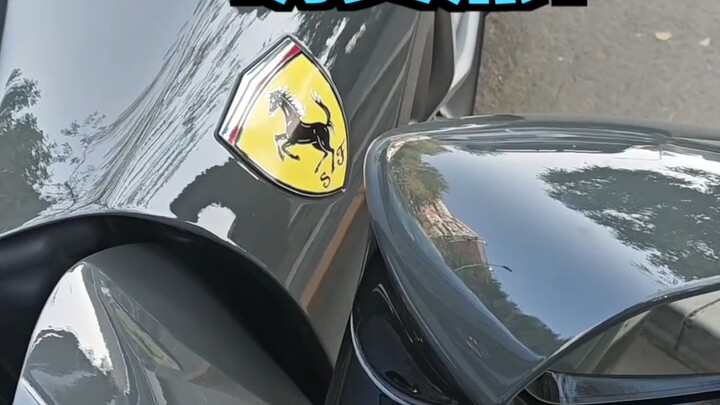 เบาะข้างคนขับเฟอร์รารีร้อนจริงๆ อย่าถามนะว่าฉันรู้ได้ยังไง...