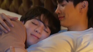 It turns out that you can hug your boyfriend if he is your boyfriend#Thai drama#Four Loves#Ma Die Pa