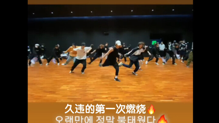 Jin Taehyung's Instagram update: Running Man practice room version!!