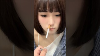 Nhỏ này nghiện thuốc lá