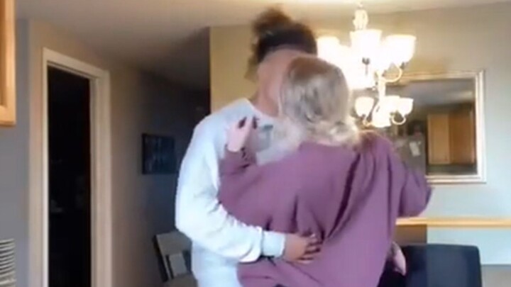 Ketika saudara kembar pacar datang ke rumah