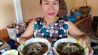 แกงฮวกใส่หน่อใม้ส้มหอมๆตอนเช้าๆ