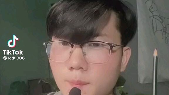 vẽ khuôn mặt anime nữ đơn giản