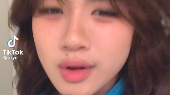 spit on me please🥴