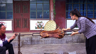 Roast Whole Lamb for Farewell to the Past Year