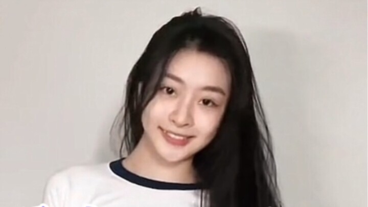 Tarian cover Wang Chengxuan hadir lagi! Kali ini, dia meng-cover lagu Fearless yang sangat populer