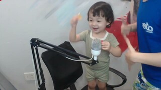 Nia lên giành stream bố
