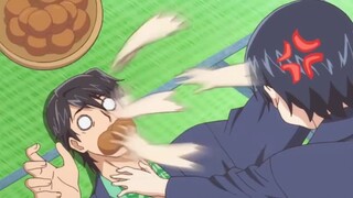 Anak SD itu sebenarnya tingginya 1,8 meter, sedangkan adiknya hanya 1,37 meter.