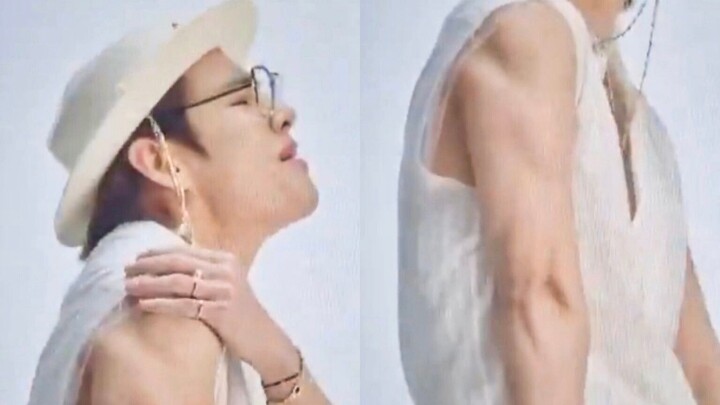 A short video that TaiTai posted and then immediately deleted (●'◡'●). Is this something I’m even al
