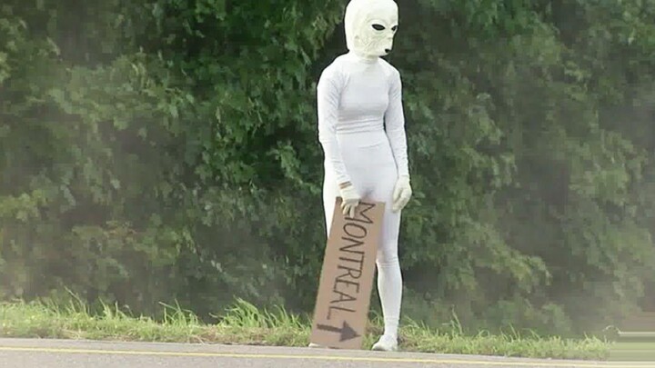 เอเลี่ยนอยากนั่งรถเข้าเมือง เพียงเพื่อหัวเราะมุข