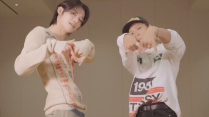 TXT Choi Yeonjun, mặt trời Shoong, TikTok, thử thách nhảy múa, 230428, TikTok, Dong Young-bae