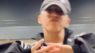 Please enjoy the top dancer Quan Shunrong's swag card time is super cool