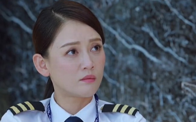 飞机上遇到一个野蛮客人，没想到竟然是未来丈母娘。