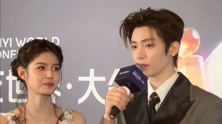 iQiyi World Conference [ Hou Ming Hao * Ai Mi ]