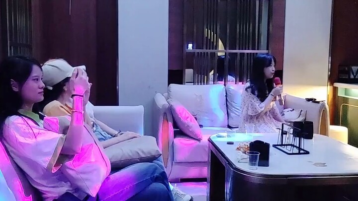 The goddess Pi Guan sings in KTV! Original song?