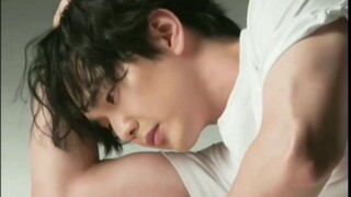 the SIDES of YOO is sooo HANDSOME #YooSeungHo