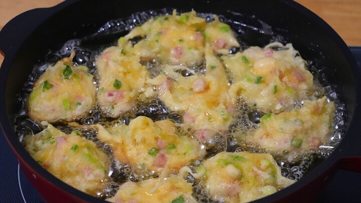 Pour beer into eggs—once cooked, it’s even tastier than fried dough sticks!