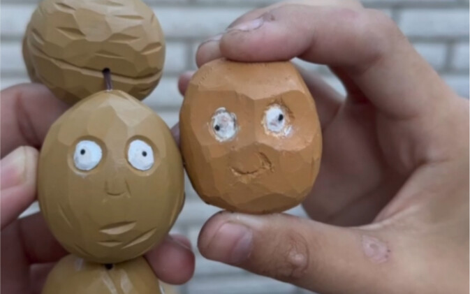 【Kayu Kevin】Patung kayu raksasa ini membuat Zombi Dinding Kacang langsung menghindar