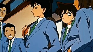 "Ini hanya tentang kalian berdua, tidak ada seorang pun di kelas yang mengetahuinya."