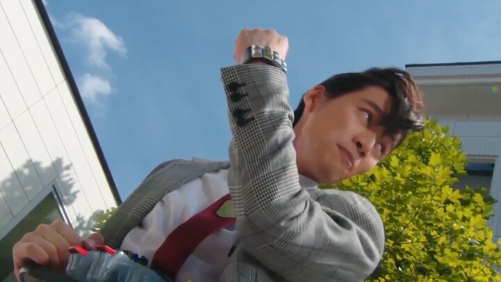 Sepuluh transformasi comeback super hot Kamen Rider! !