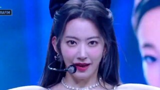 Quần áo đã có màu rồi! Sân khấu biểu diễn ca khúc debut "FEARLESS" của nhóm nữ mới LE SSERAFIM thuộc