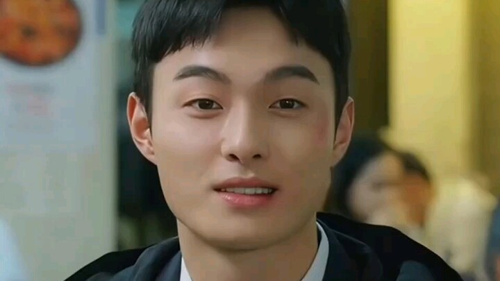 Ông trùm xã hội đen và học sinh trung học hoán đổi thân phận