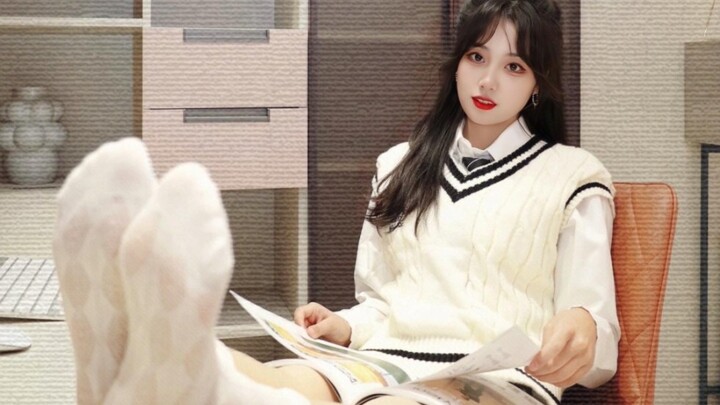 冬天jk不能出街也没事，居家自拍超甜姿势分享！