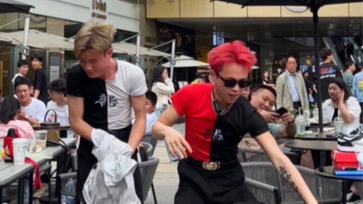 The heroic dance hero