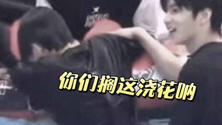 Tiểu Tam Lầu ở khoản liều lĩnh này chưa từng thua bao giờ