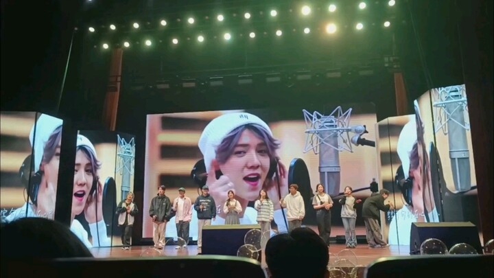 When I watched Lu Han's LED as a concert at the welcome party