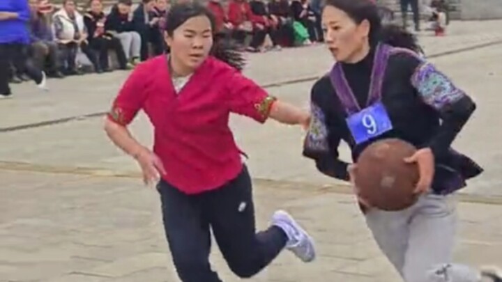 裁判：只要她们不打架，怎么走都不吹！