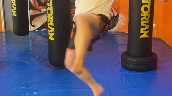 Đâu là đòn chân thực dụng nhất trên đường phố?