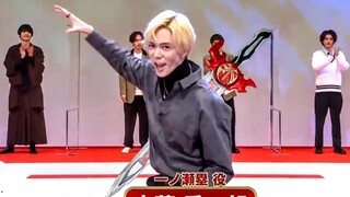 【骑士整活】金发飞羽真变身！"金"假面骑士圣刃！金发托马老师！