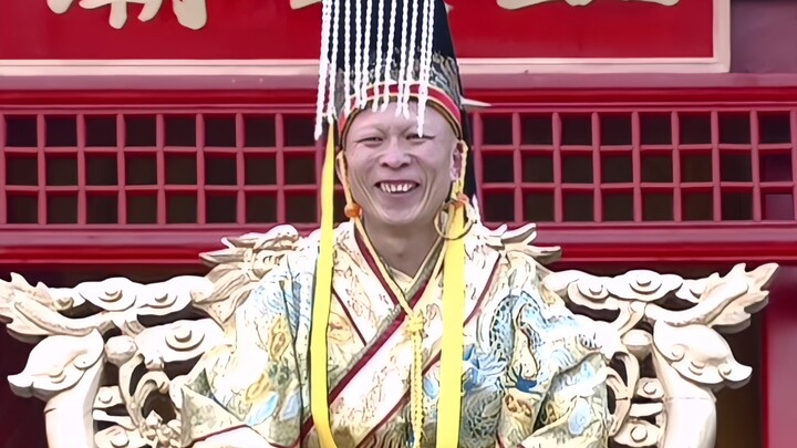 Senyum di sudut mulutku lebih sulit ditahan daripada menahan AK—kalian benar-benar bikin aku menderi