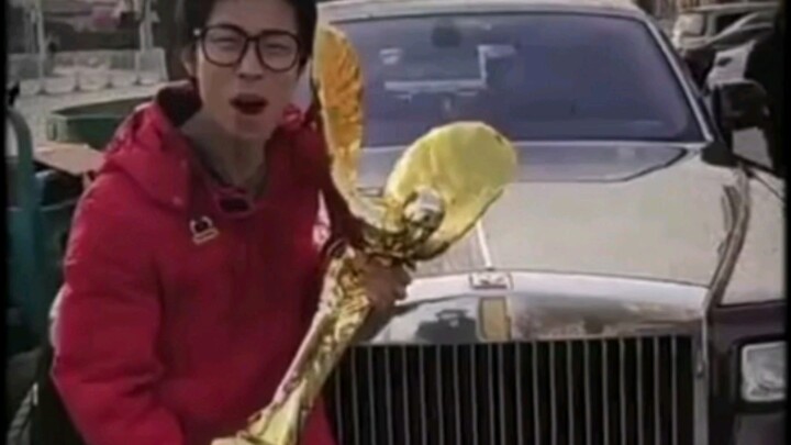 Tokoh paling penakut bersosialisasi di kalangan seleb internet era awal!