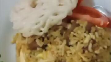 nasi goreng bakso krupuk