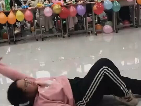 Acara Malam Tahun Baru Mendadak Muncul Jiaxin Misterius